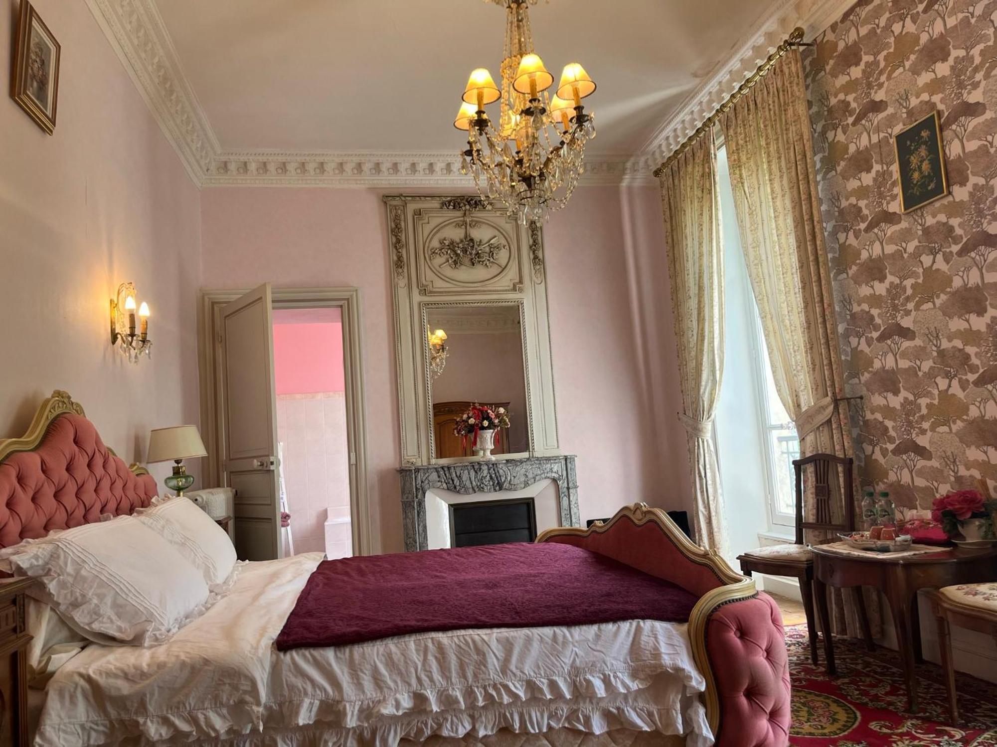 Demeure Des Payratons Bed & Breakfast Saint-Gerand-le-Puy Exterior photo
